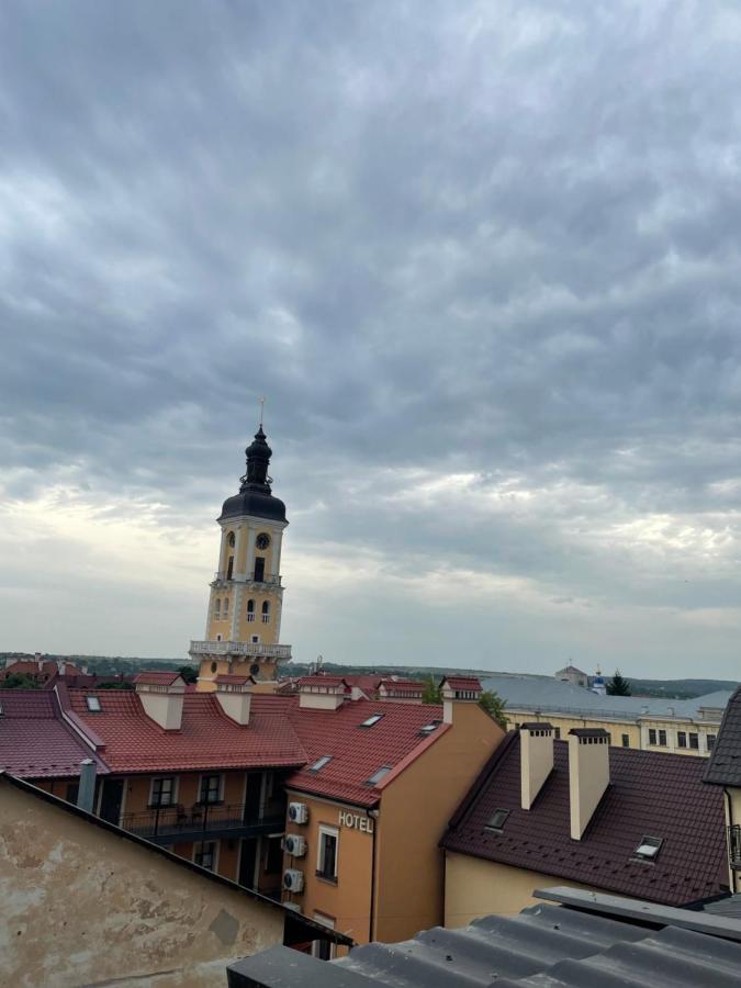 卡缅涅茨-波多利斯基«Гори́Ще На Площі Польський Ринок»公寓 外观 照片